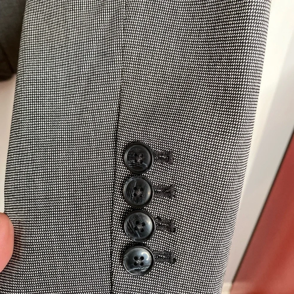 RW&CO Classic Gray Women's Blazer Size 8 - Picture 9 of 16